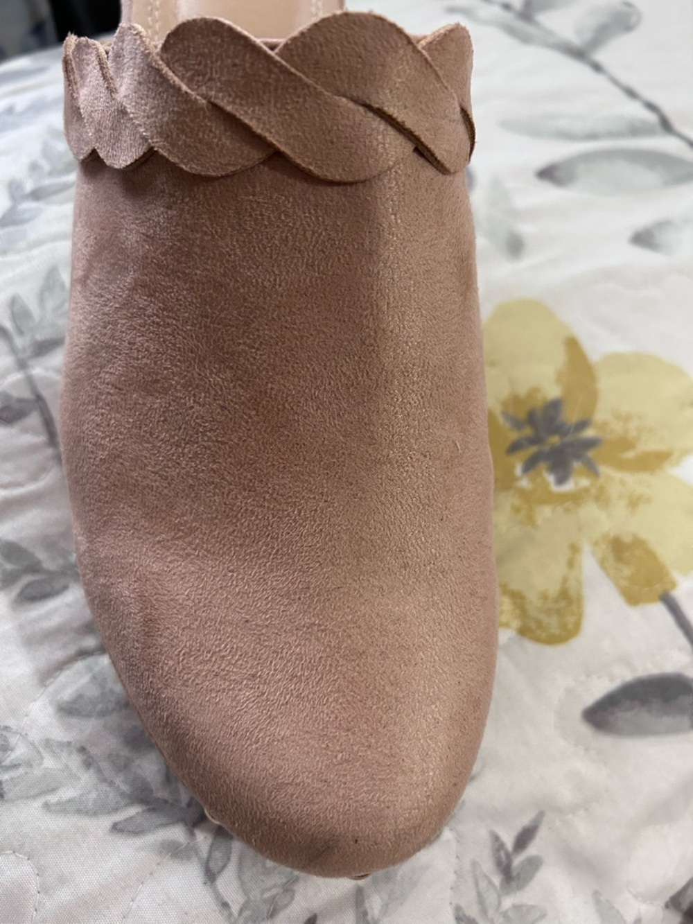 Chase & Chloe Blush Suede Braided Clog Mules-Size 9-EUC - Picture 3 of 6